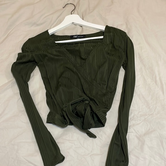 Long sleeve green top v neck, wrap around - Picture 1 of 1